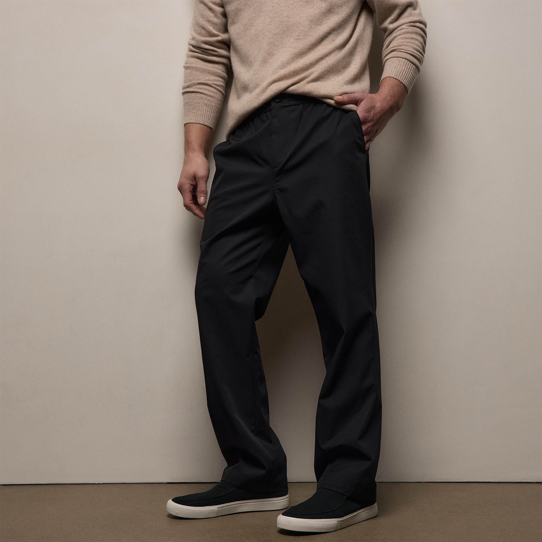 Elevated Cotton Twill Drawstring Trouser in Black | James Perse Los Angeles
