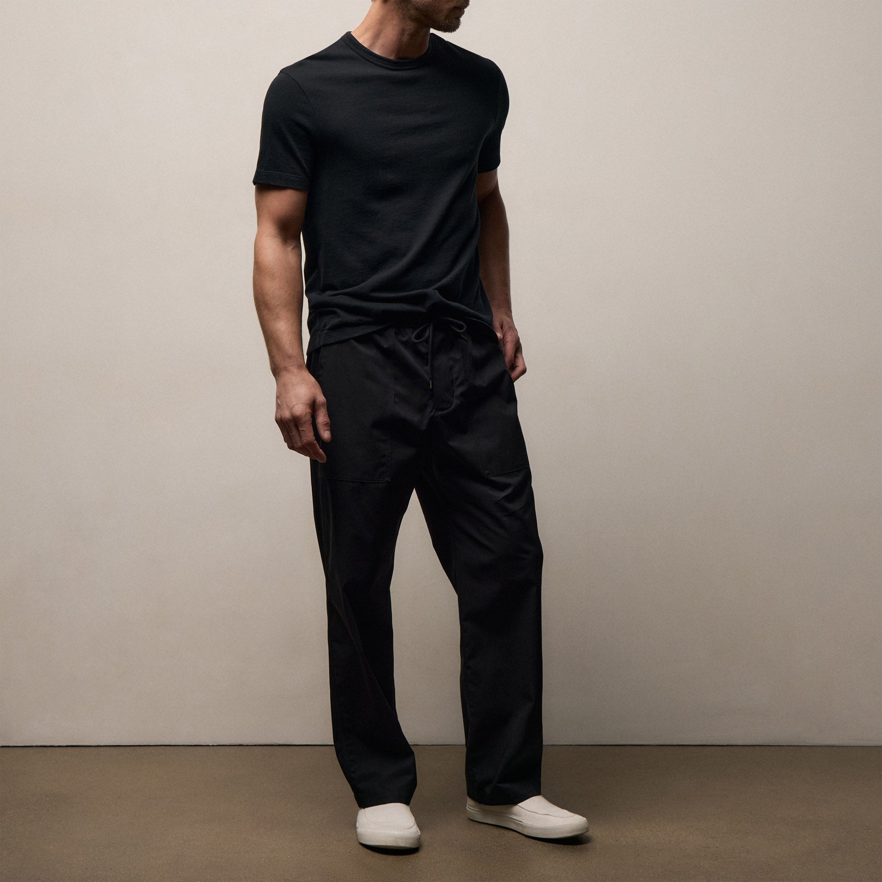 Fine Cotton Twill Patch Pocket Pant In Black | James Perse Los Angeles