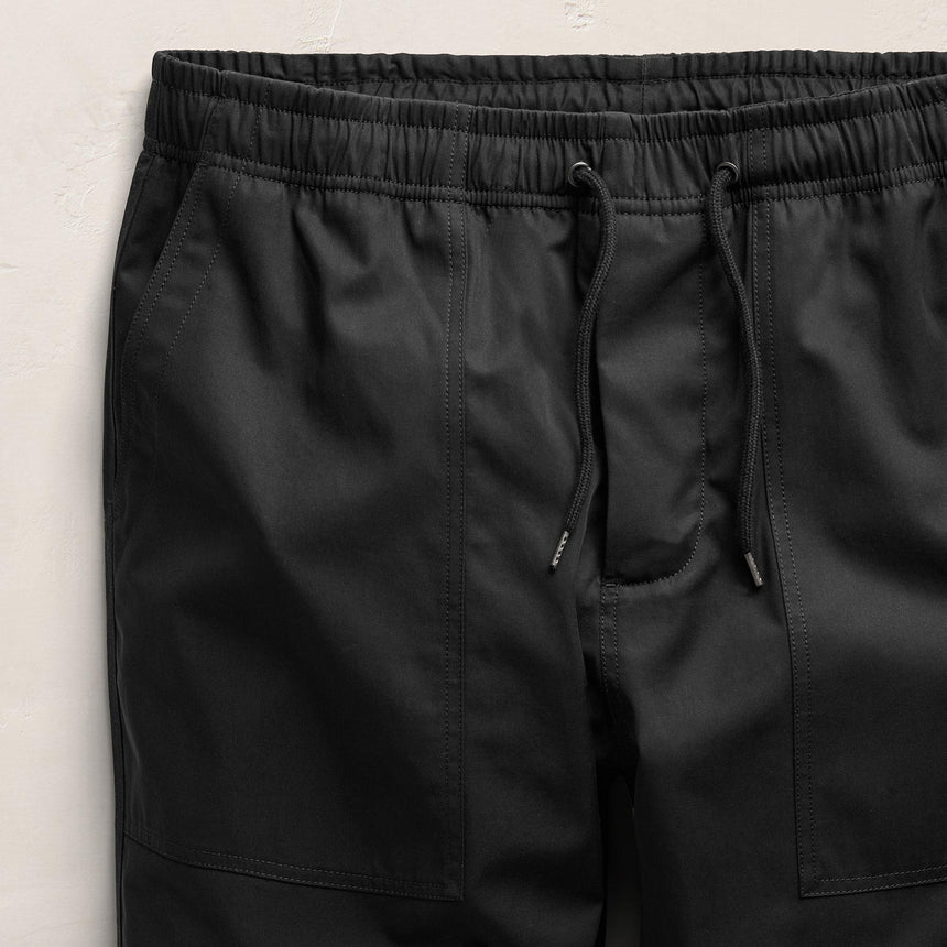 Fine Cotton Twill Patch Pocket Pant in Black | James Perse Los Angeles