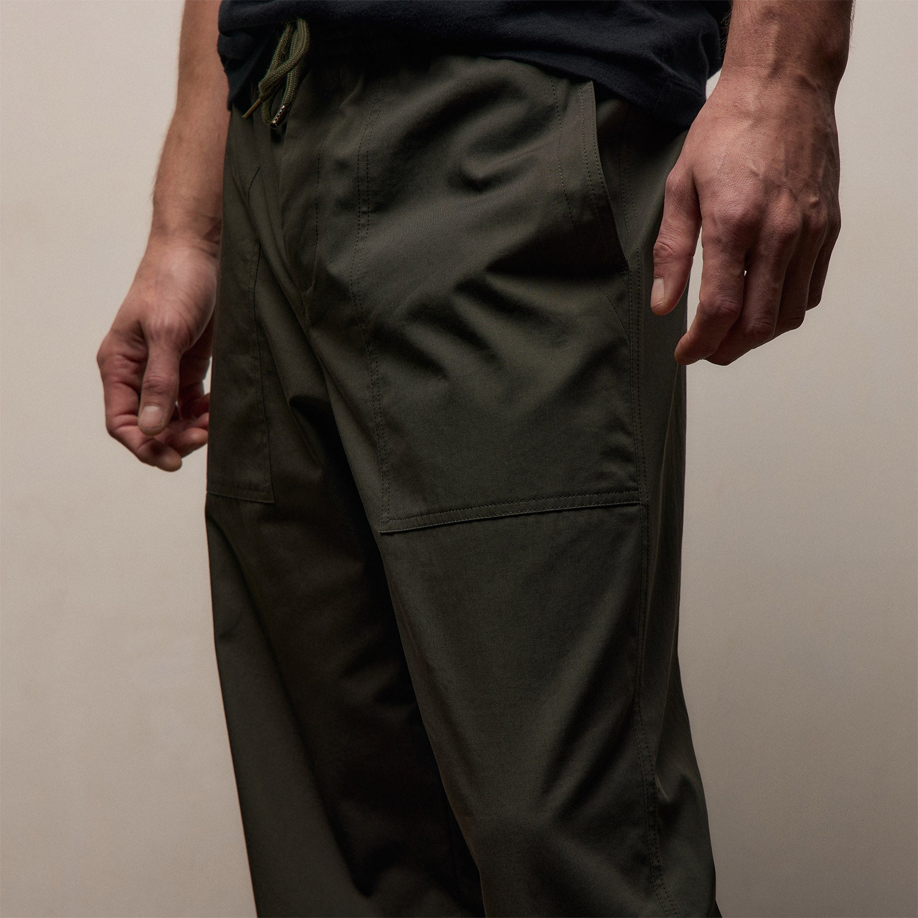 Fine Cotton Twill Patch Pocket Pant In Dark Olive | James Perse Los Angeles