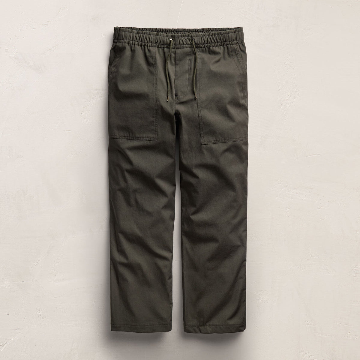 Fine Cotton Twill Patch Pocket Pant in Dark Olive | James Perse Los Angeles