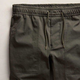 Fine Cotton Twill Patch Pocket Pant in Dark Olive | James Perse Los Angeles