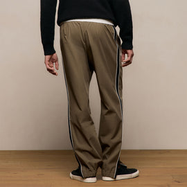 Elevated Cotton Twill Track Pant in Light Olive/Black/White | James Perse Los Angeles