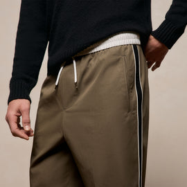 Elevated Cotton Twill Track Pant in Light Olive/Black/White | James Perse Los Angeles