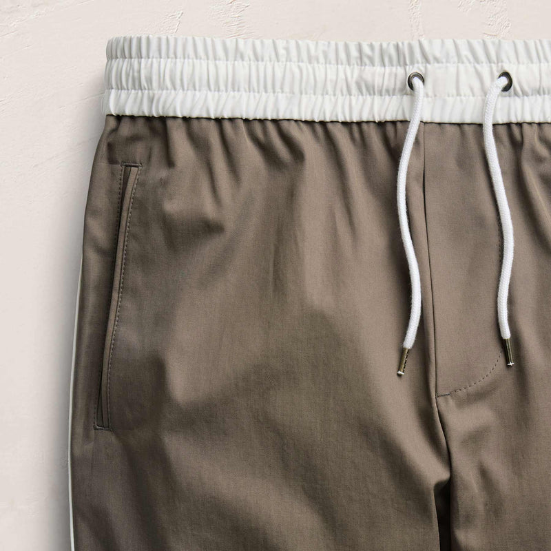Elevated Cotton Twill Track Pant in Light Olive/Black/White | James Perse Los Angeles