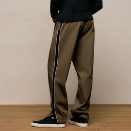 Elevated Cotton Twill Track Pant in Light Olive/Black/White | James Perse Los Angeles