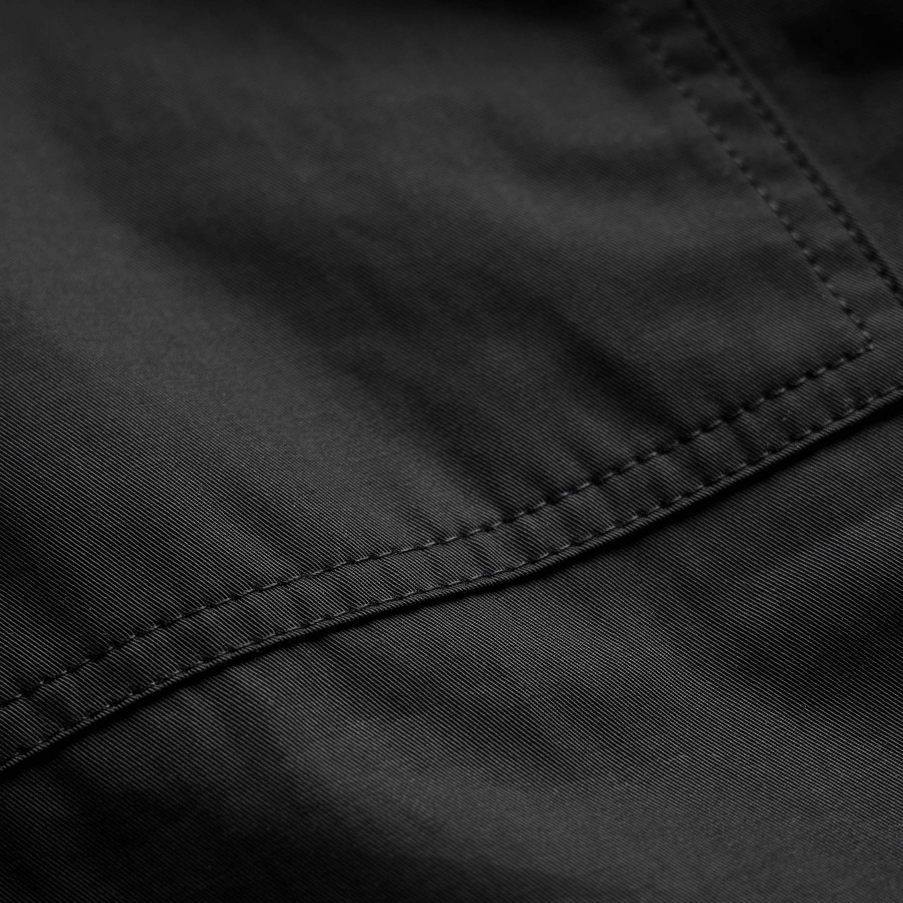 Fine Cotton Twill Patch Pocket Short in Black | James Perse Los Angeles