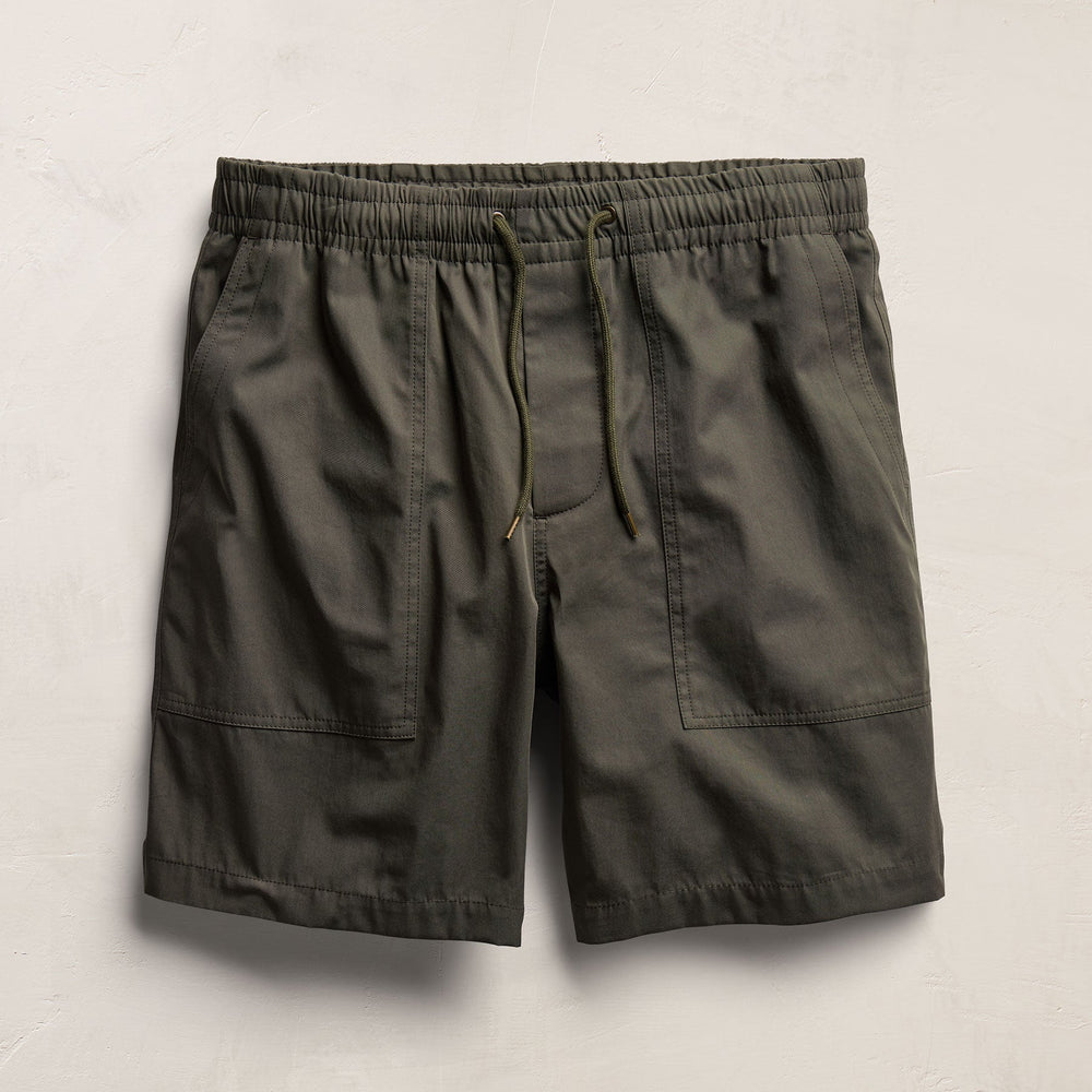 Fine Cotton Twill Patch Pocket Short in Dark Olive | James Perse Los Angeles