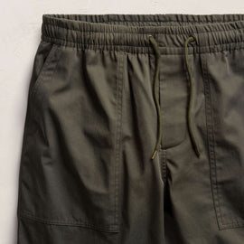Fine Cotton Twill Patch Pocket Short in Dark Olive | James Perse Los Angeles