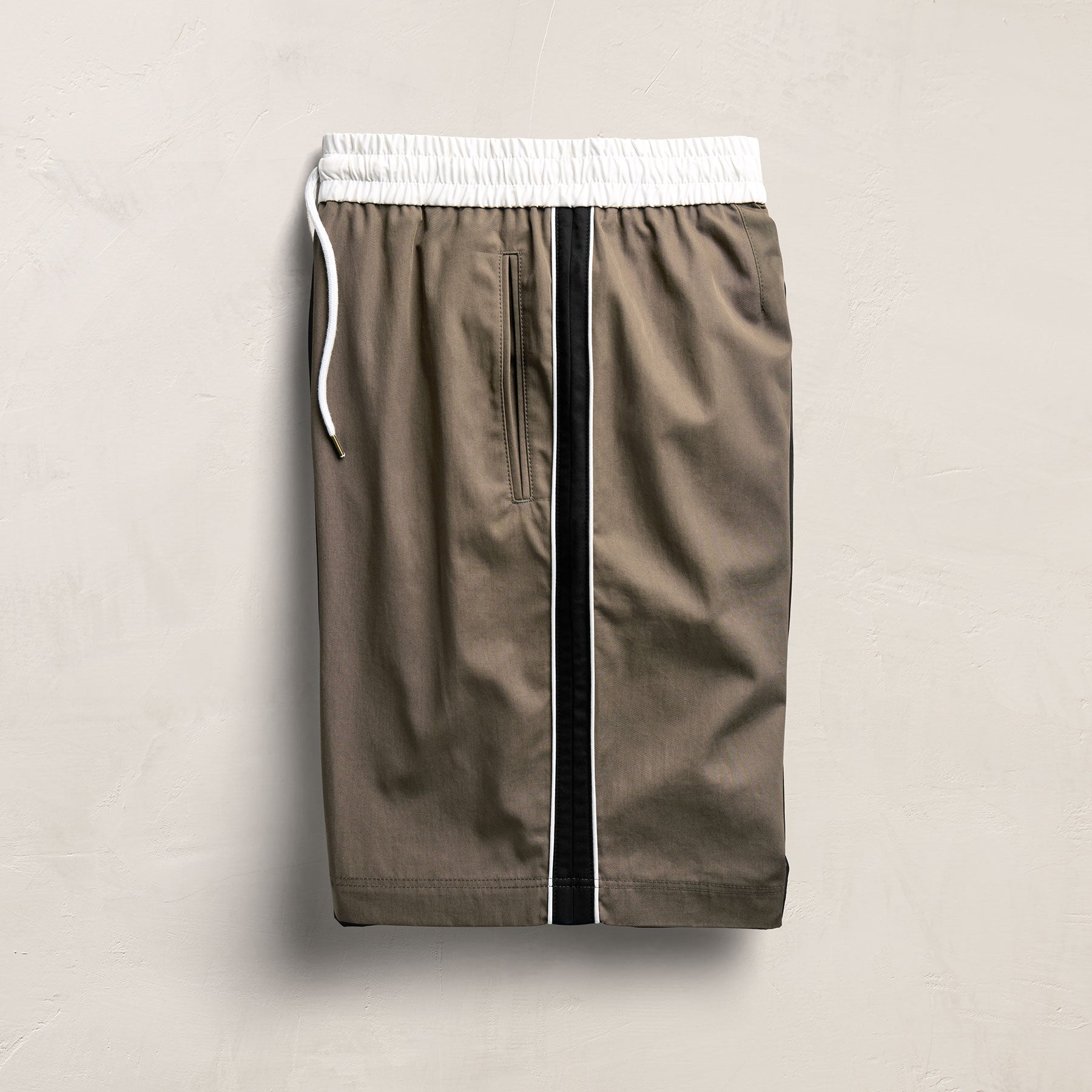 Elevated Cotton Twill Track Short in Light Olive/Black/White | James Perse Los Angeles