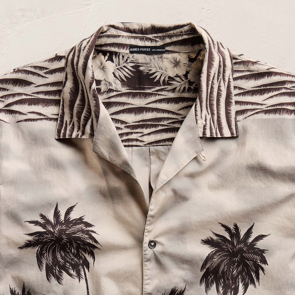 Palm Printed Shirt in Stone | James Perse Los Angeles