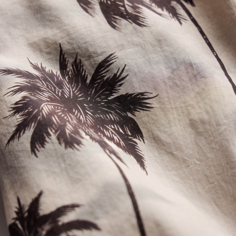 Palm Printed Shirt in Stone | James Perse Los Angeles