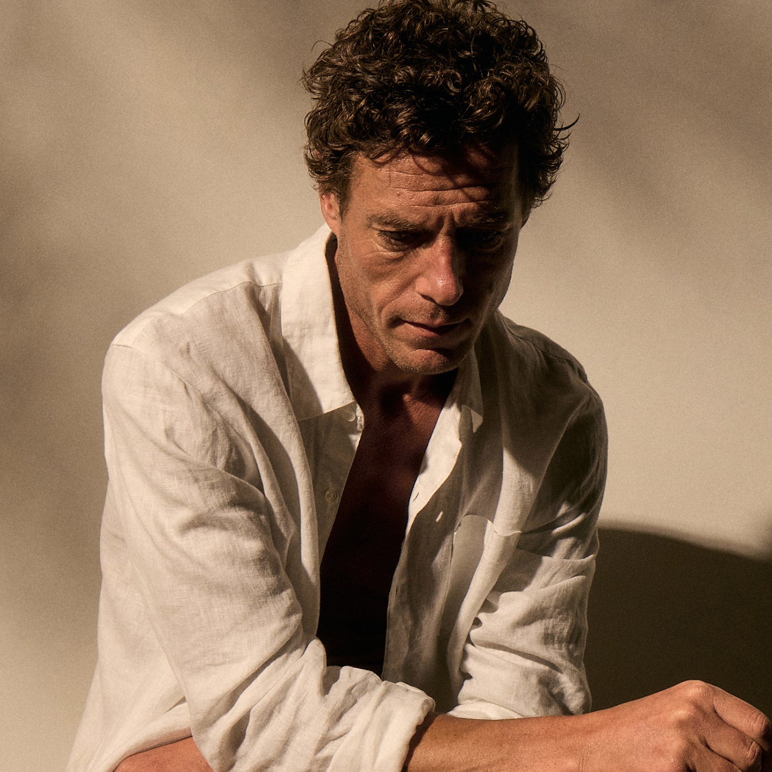 Lightweight Linen Shirt in White | James Perse Los Angeles