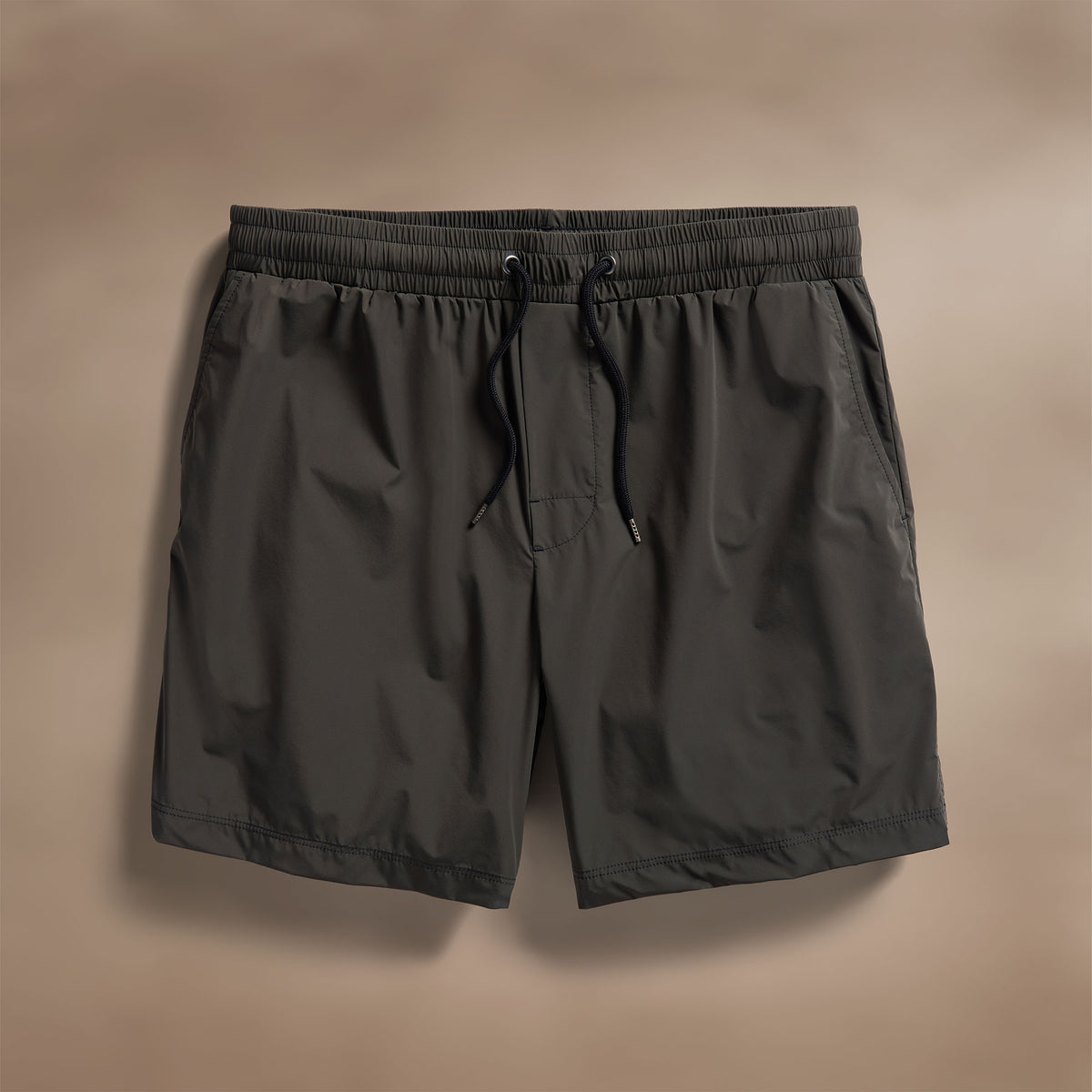 Technical Stretch Nylon Split Hem Boardshort in Hemlock | James Perse Los Angeles