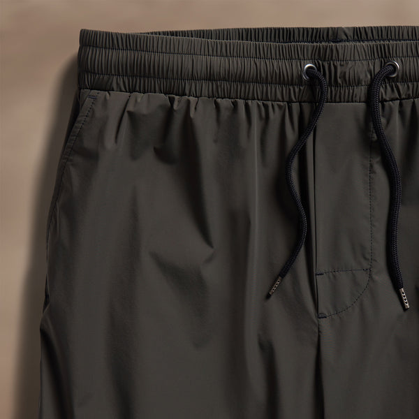 Technical Stretch Nylon Split Hem Boardshort in Hemlock | James Perse Los Angeles