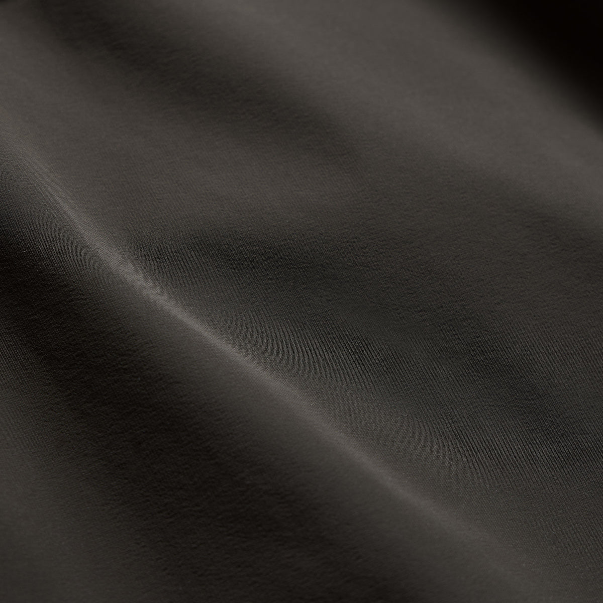 Technical Stretch Nylon Split Hem Boardshort in Hemlock | James Perse Los Angeles