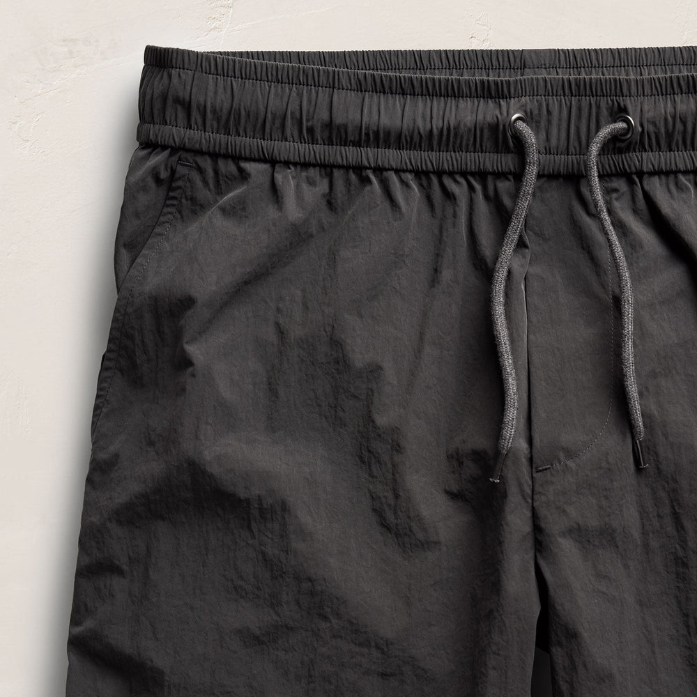 Palm Embroidered Boardshort in Carbon | James Perse Los Angeles