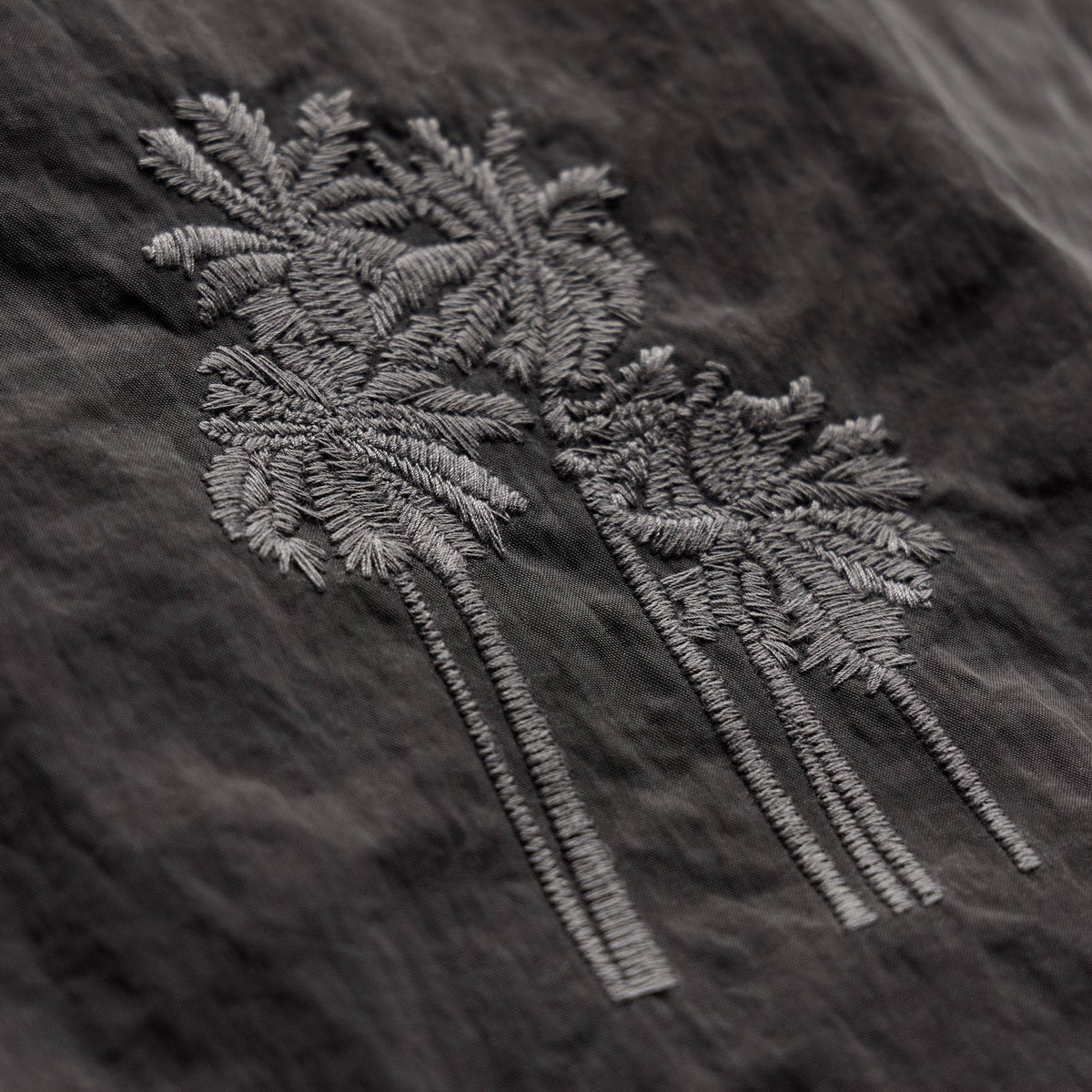 Palm Embroidered Boardshort in Carbon | James Perse Los Angeles