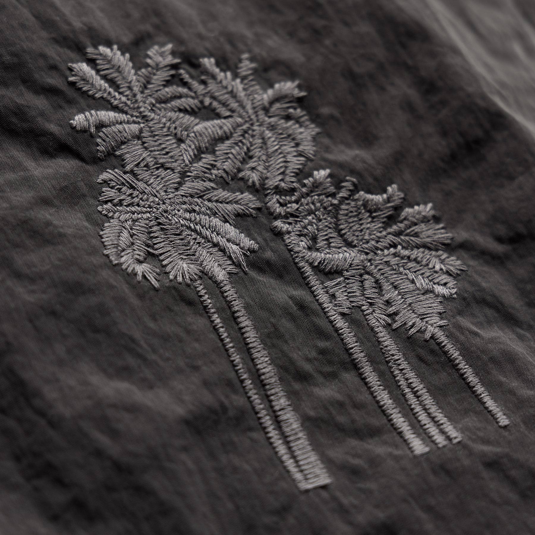Palm Embroidered Boardshort in Carbon | James Perse Los Angeles