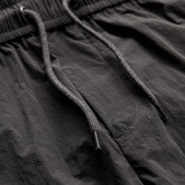 Palm Embroidered Boardshort in Carbon | James Perse Los Angeles