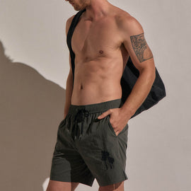 Palm Embroidered Boardshort in Granite | James Perse Los Angeles