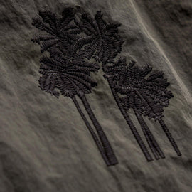 Palm Embroidered Boardshort in Granite | James Perse Los Angeles
