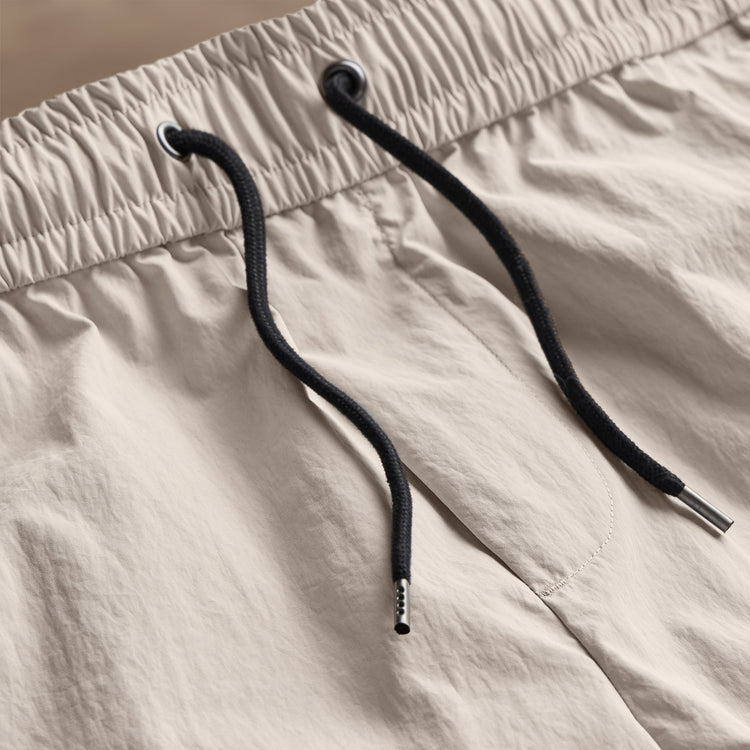 Palm Embroidery Shorts in Salt | James Perse Los Angeles