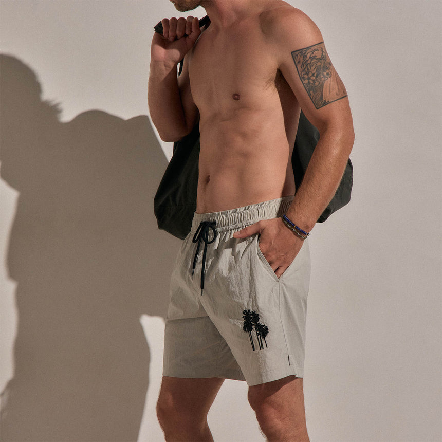 Palm Embroidered Boardshort in Salt | James Perse Los Angeles