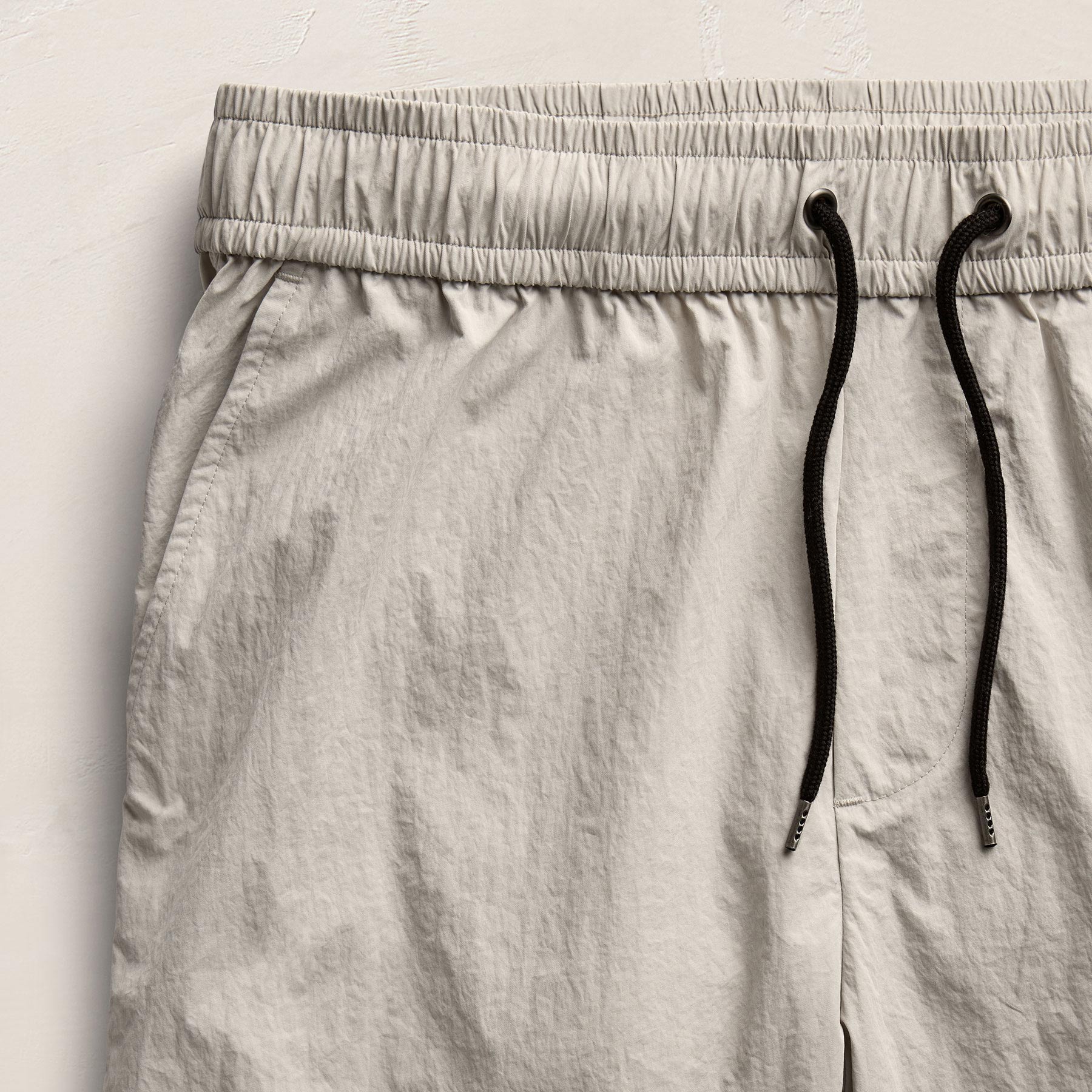 Palm Embroidered Boardshort in Salt | James Perse Los Angeles