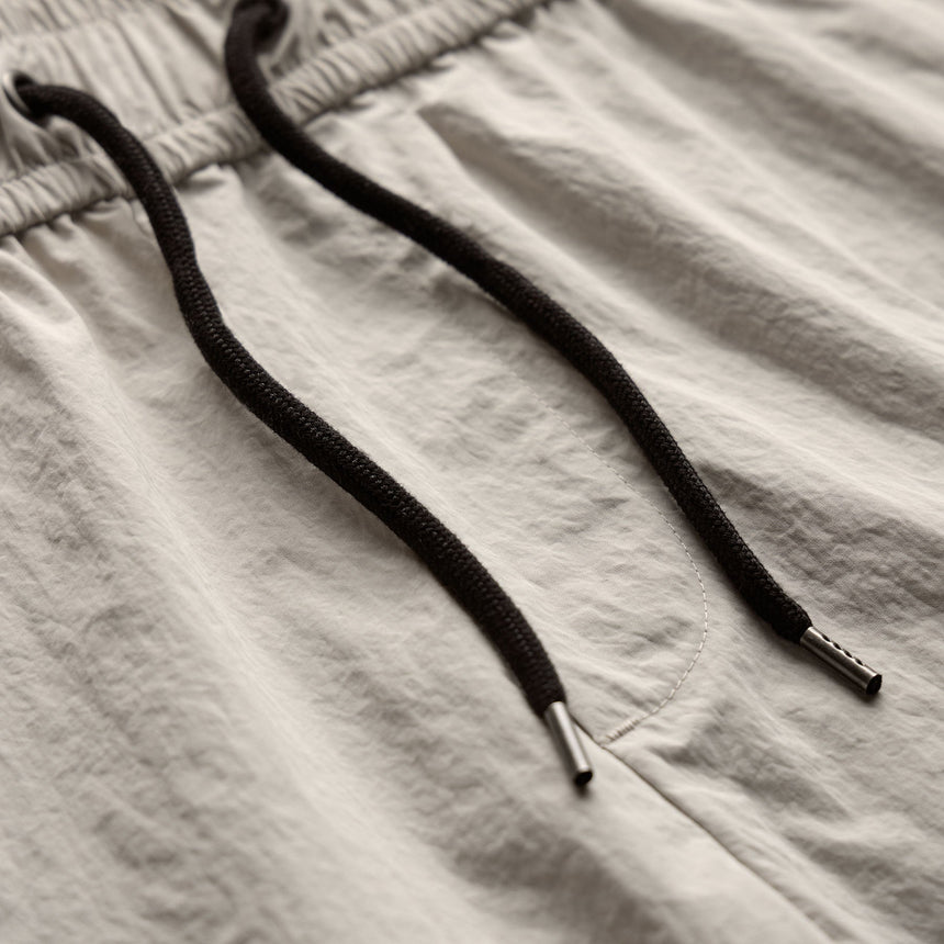 Palm Embroidered Boardshort in Salt | James Perse Los Angeles