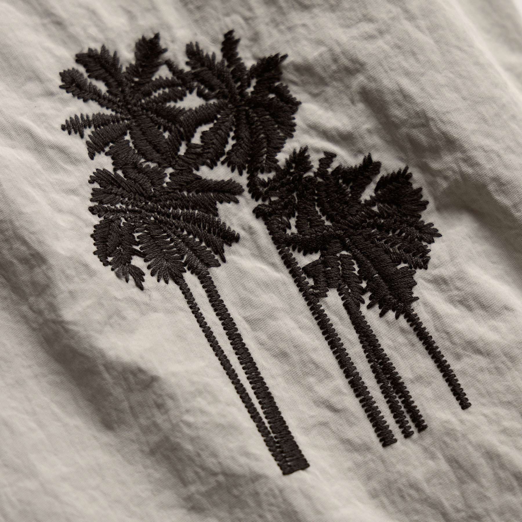 Palm Embroidered Boardshort in Salt | James Perse Los Angeles