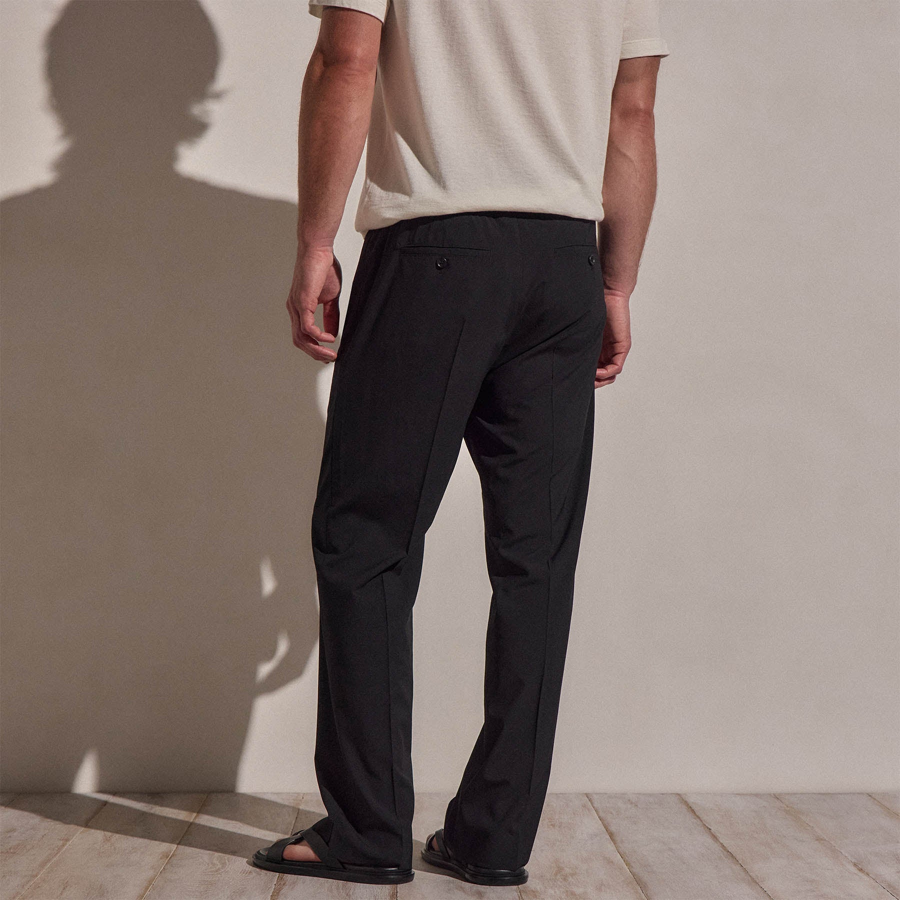 Lighweight Wool Pull On Trouser in Black | James Perse Los Angeles