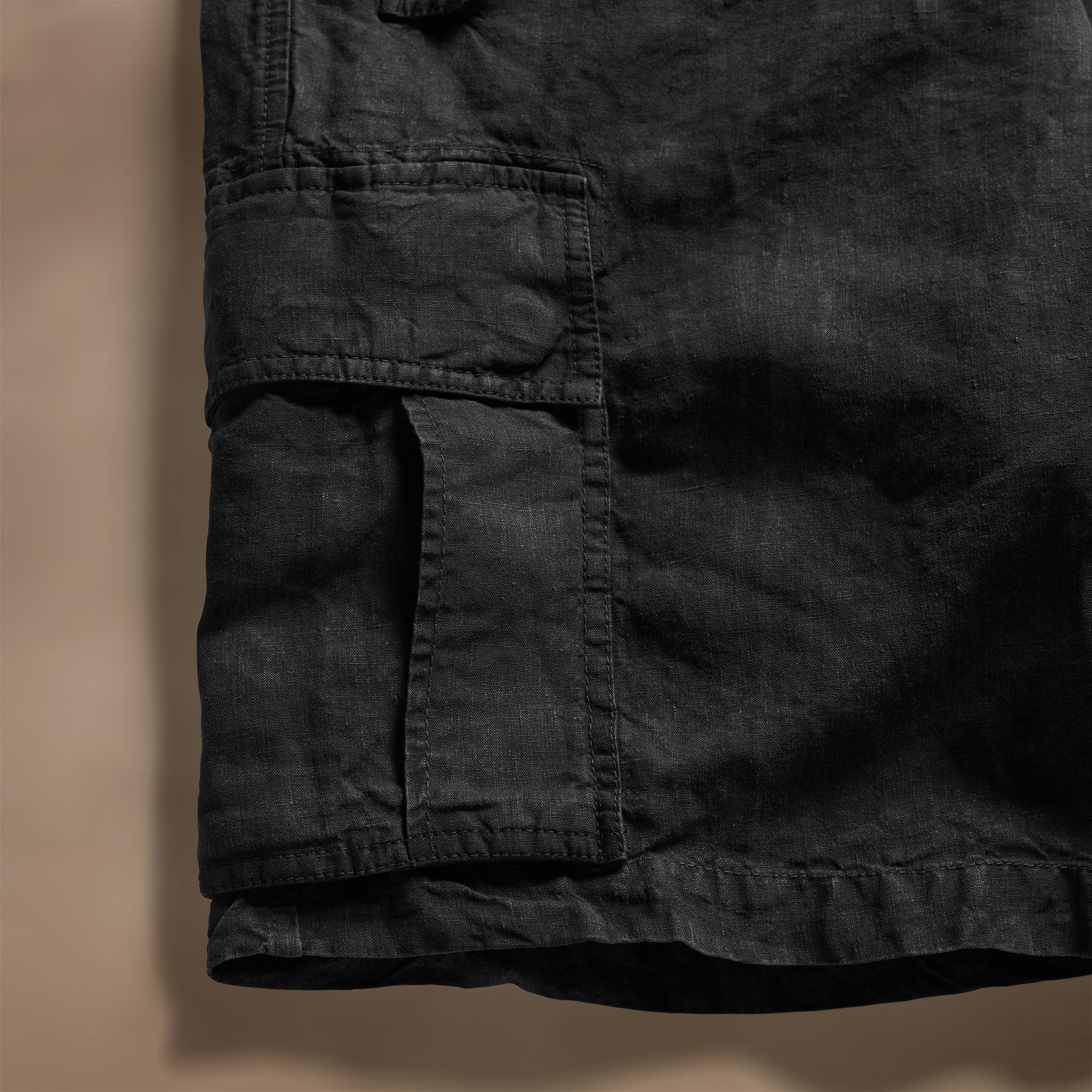 Textured Linen Flight Short in Black | James Perse Los Angeles