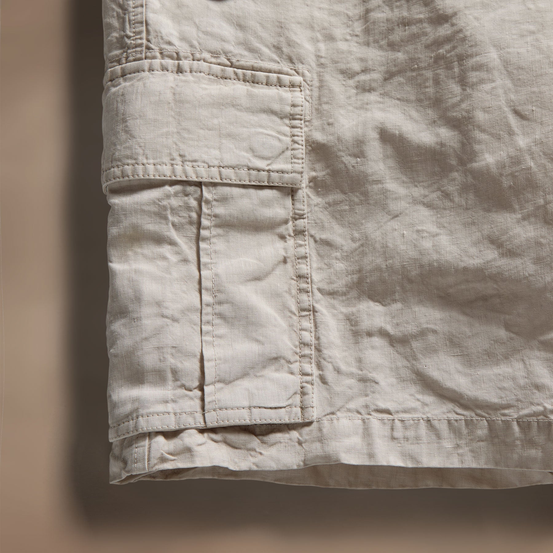 Textured Linen Flight Short in Salt Pigment | James Perse Los Angeles