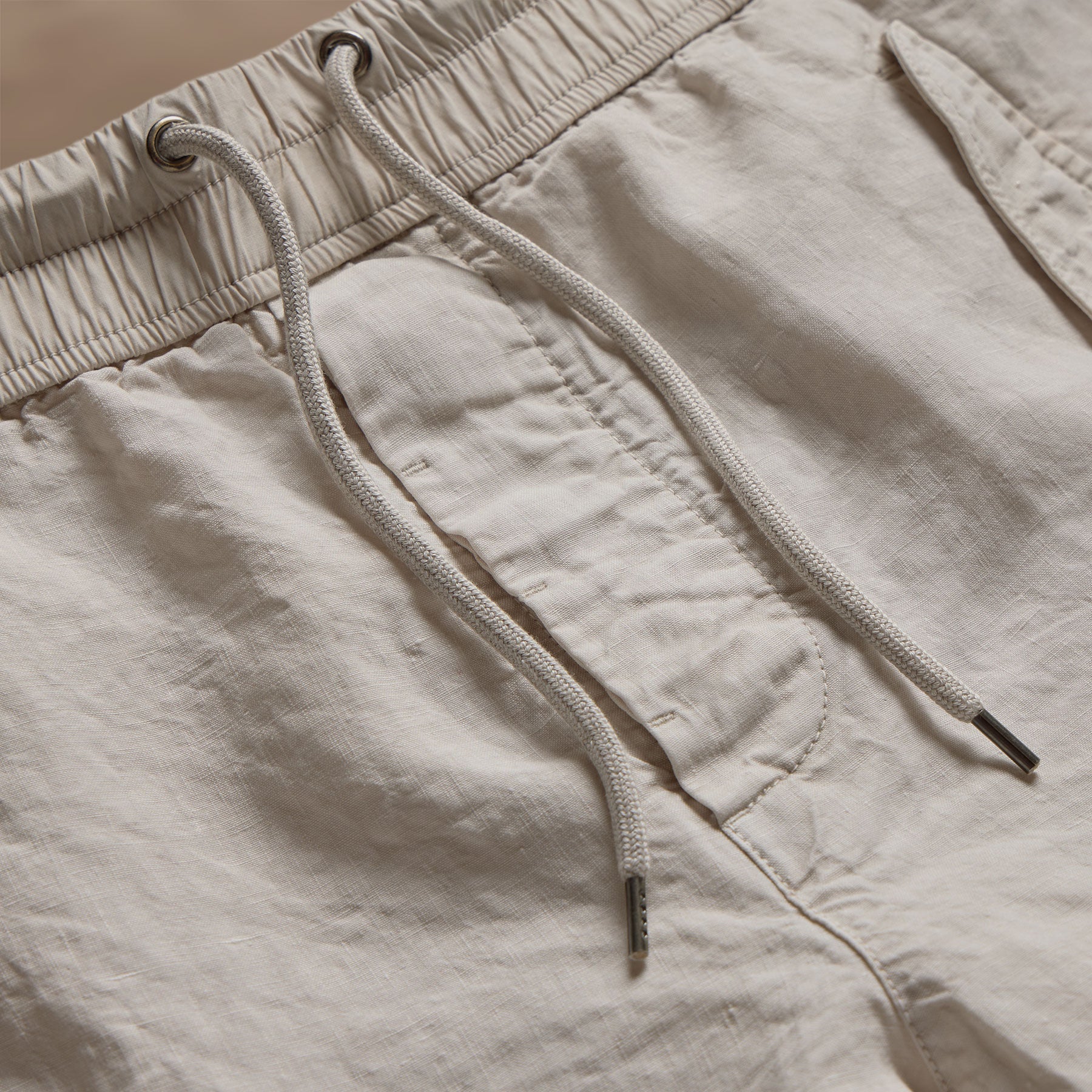 Textured Linen Flight Short in Salt Pigment | James Perse Los Angeles