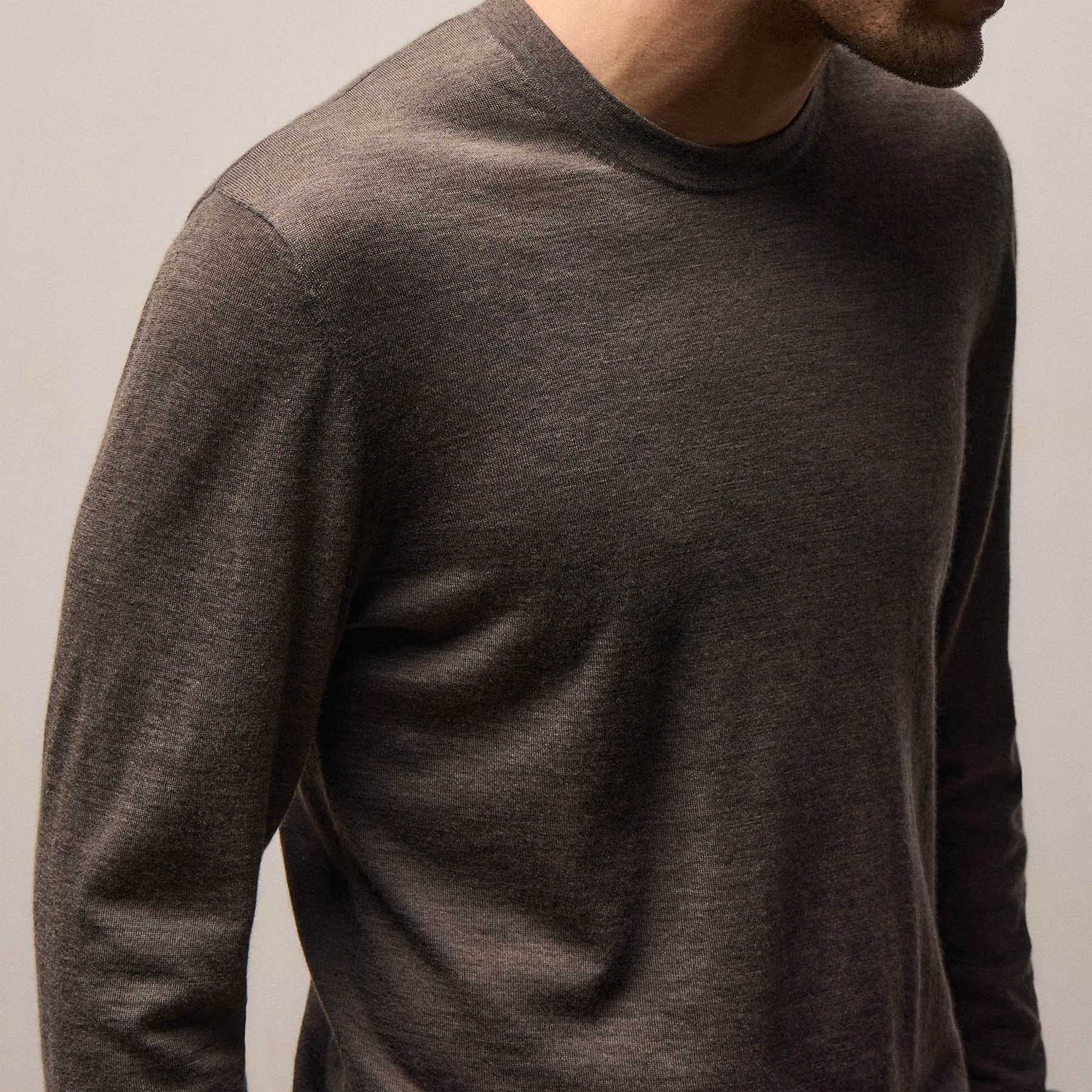 Ultrafine Cashmere Crew in Dusty Brown | James Perse Los Angeles