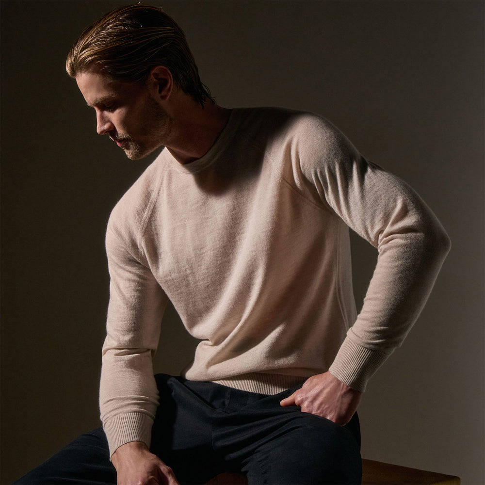 Ultra Fine Cshmr Raglan Crew in Balsa | James Perse Los Angeles