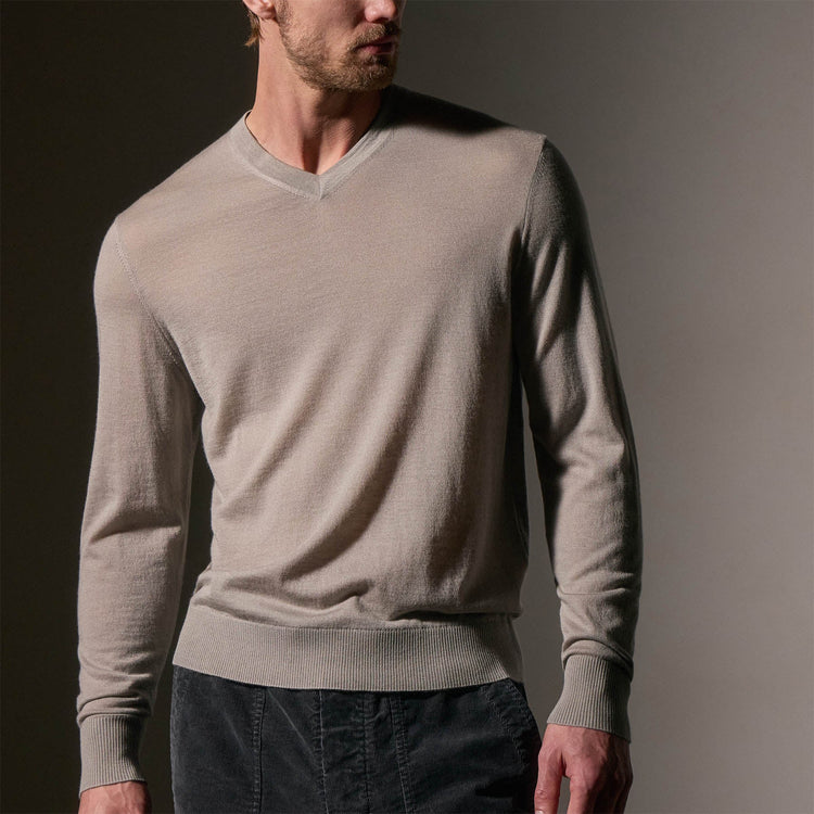 Ultra Fine Cshmr VinNeck Sweater in Concrete | James Perse Los Angeles
