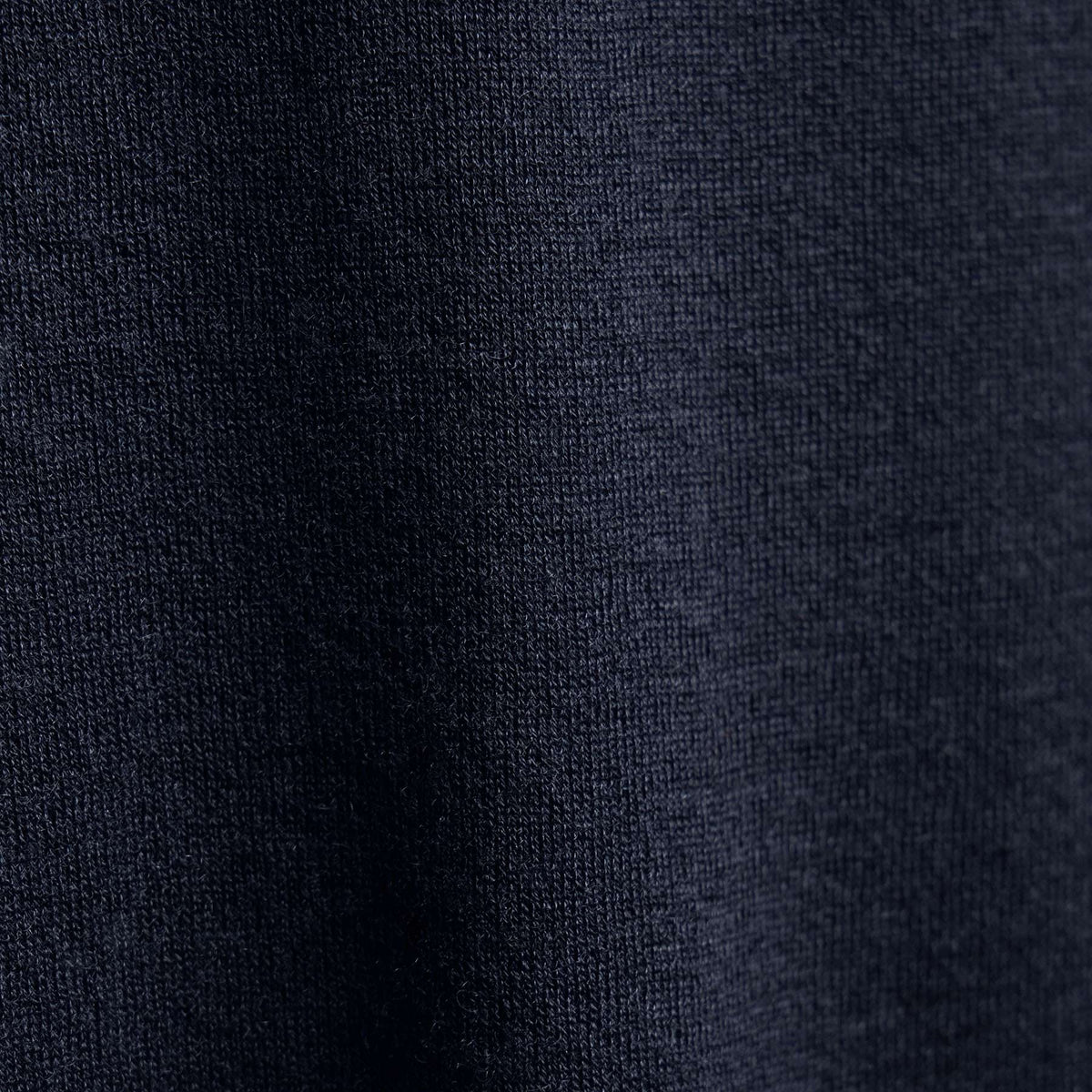 Ultra Fine Cshmr VinNeck Sweater in Dark Navy | James Perse Los Angeles