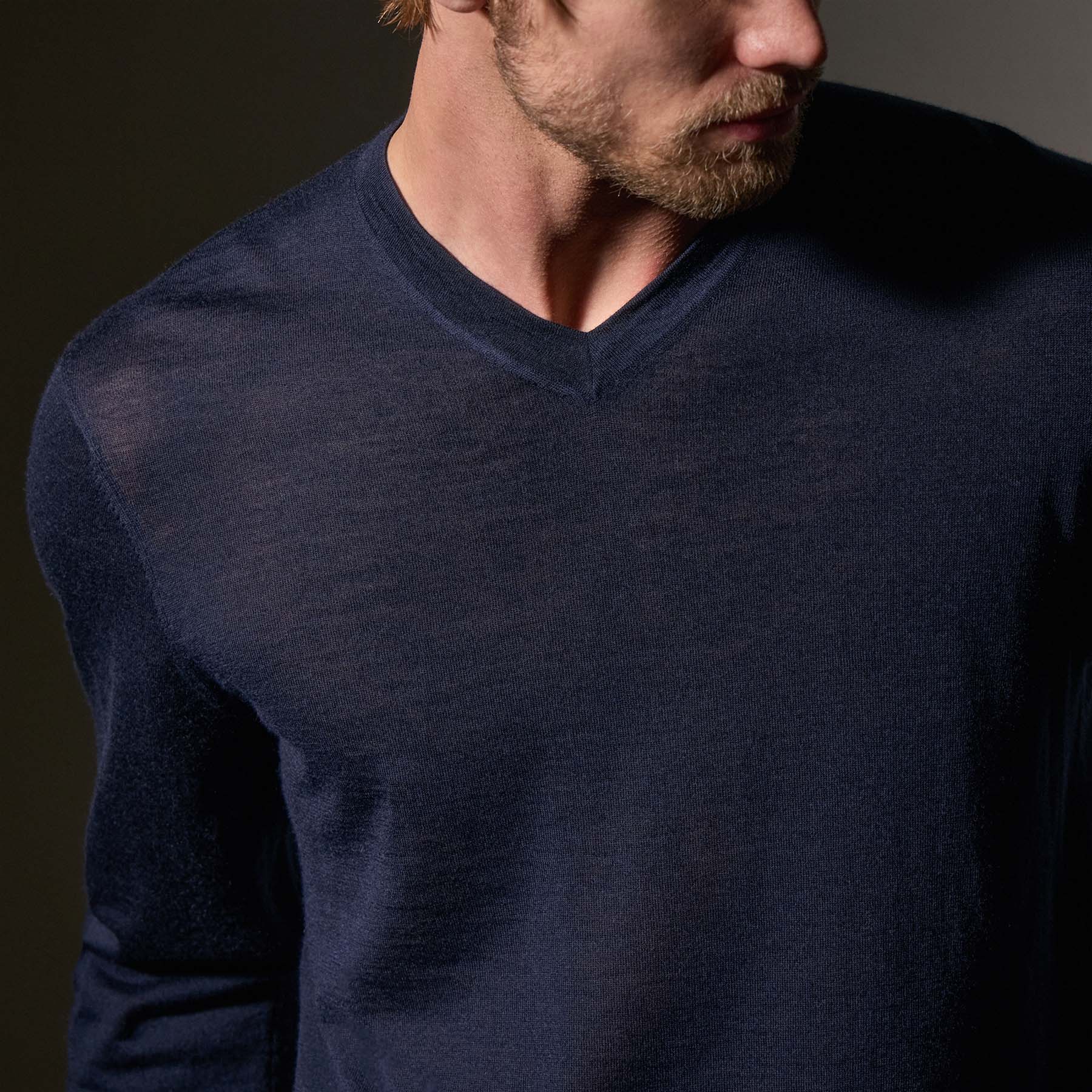 Ultrafine Cashmere V Neck Sweater - Dark Navy | James Perse Los