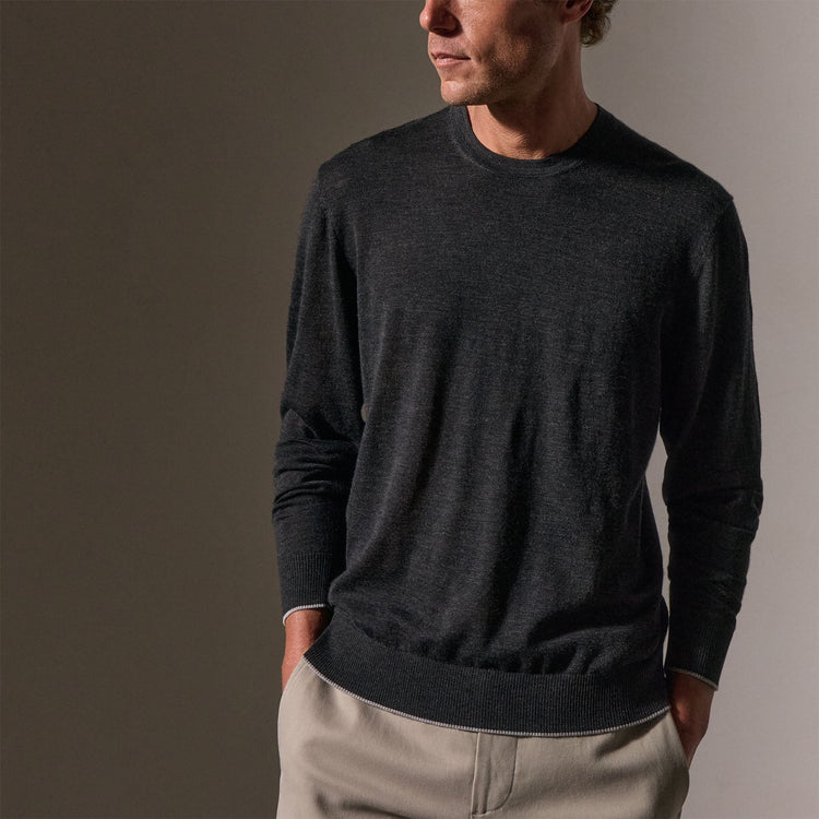 Ultrafine Cashmere Tipped Crew in Coal/Light Heather Grey | James Perse Los Angeles