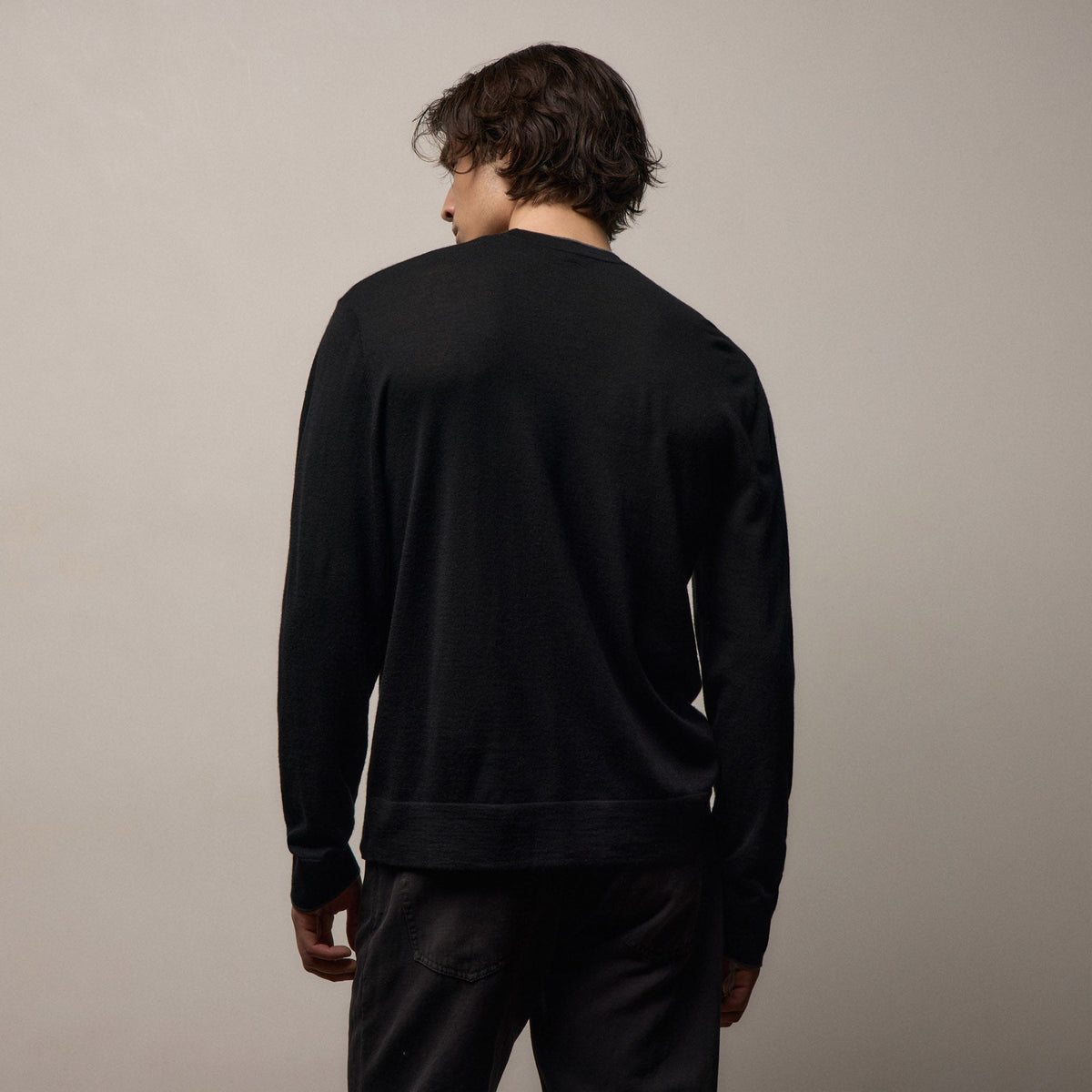 Ultrafine Cashmere Tipped Crew in Black/Charcoal | James Perse Los Angeles