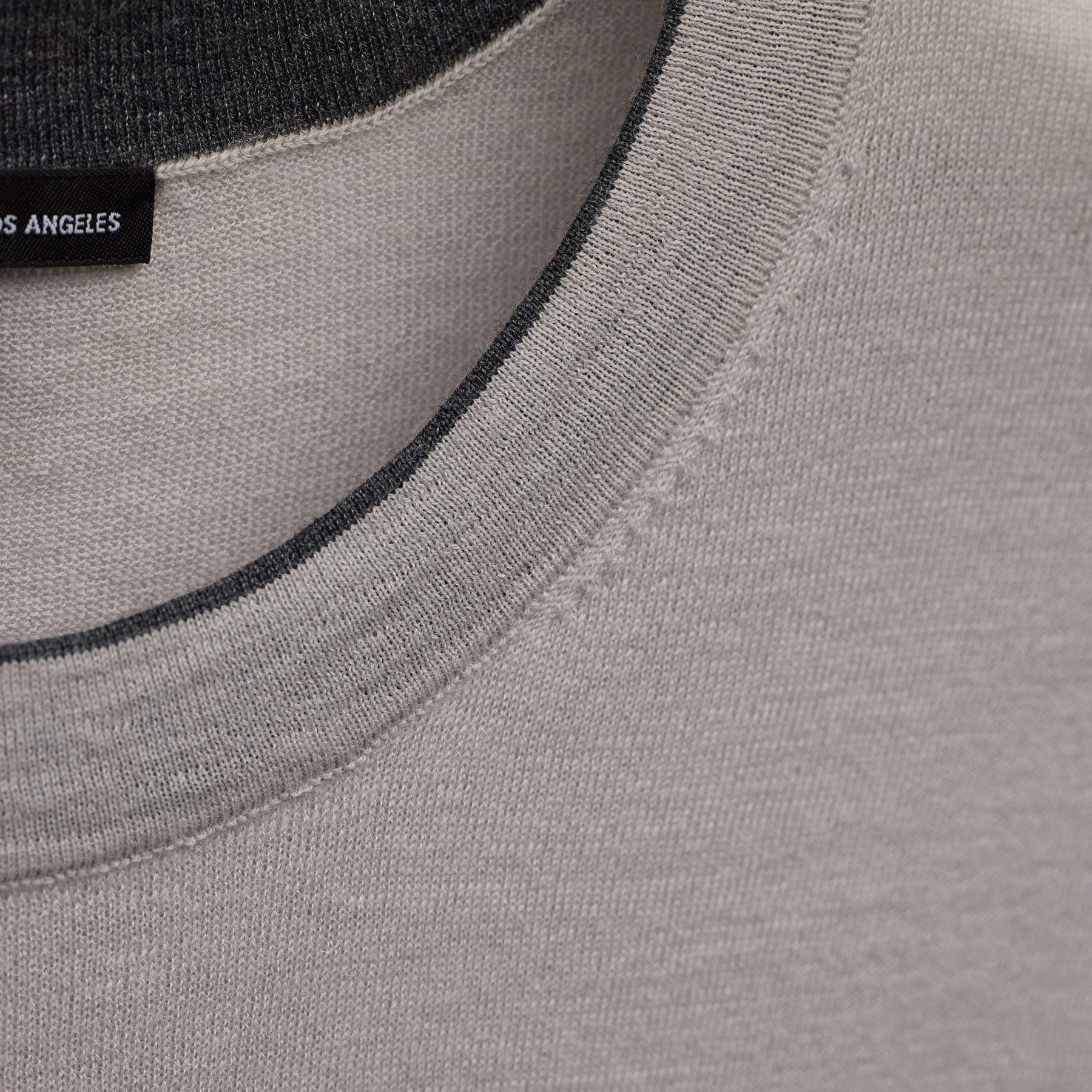 Ultrafine Cashmere Tipped Crew in Fog/Charcoal | James Perse Los Angeles