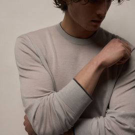Ultrafine Cashmere Tipped Crew in Fog/Charcoal | James Perse Los Angeles