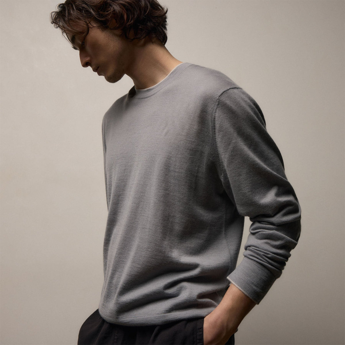 Ultrafine Cashmere Tipped Crew in Ore/Fog | James Perse Los Angeles
