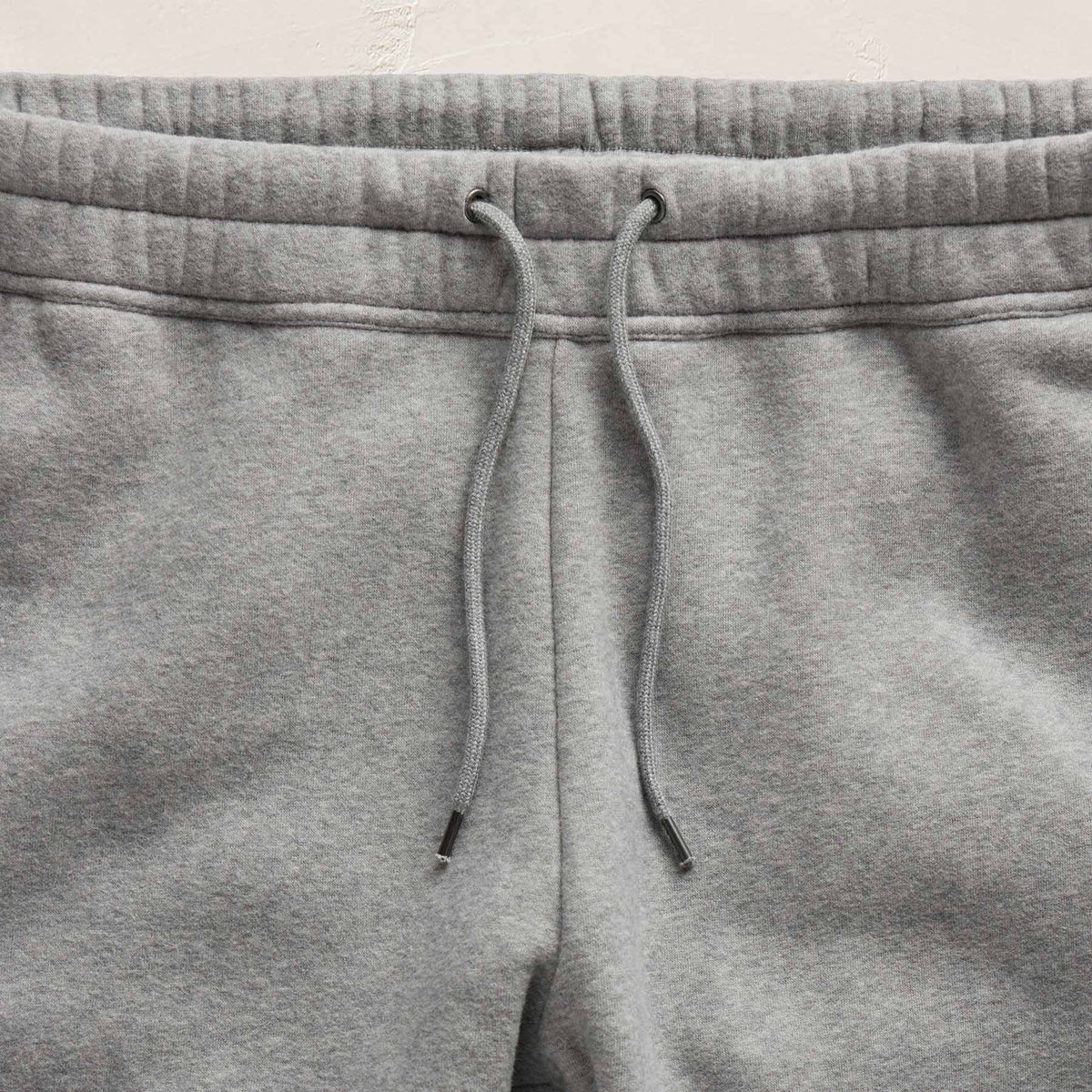 Cozy Straight Sweat Pant in Heather Grey | James Perse Los Angeles FLAT