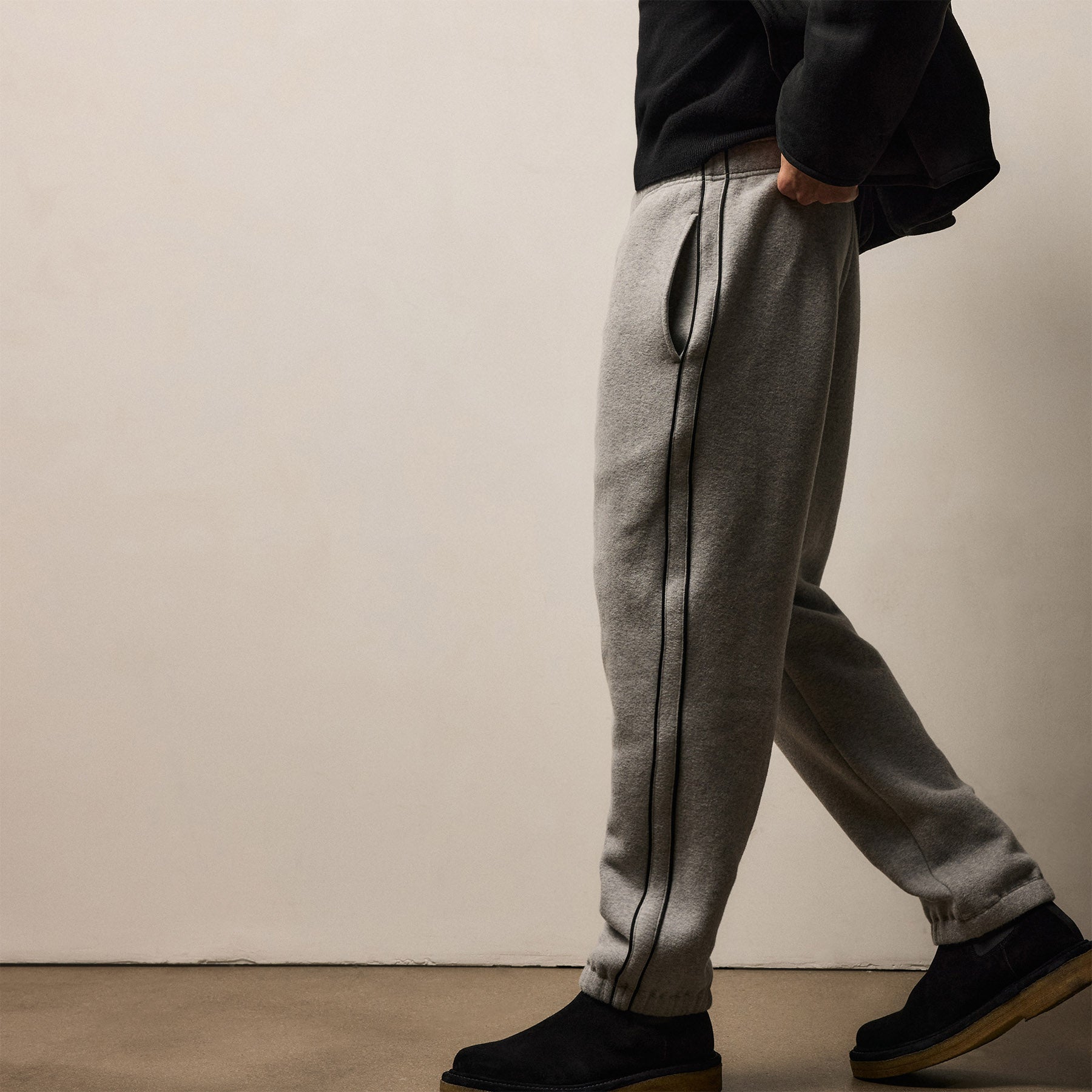 Men's Cozy Fleece Zip Hoodie & Cozy Sweat Pant With Piping Gift Set In Heather Grey | James Perse Los Angeles