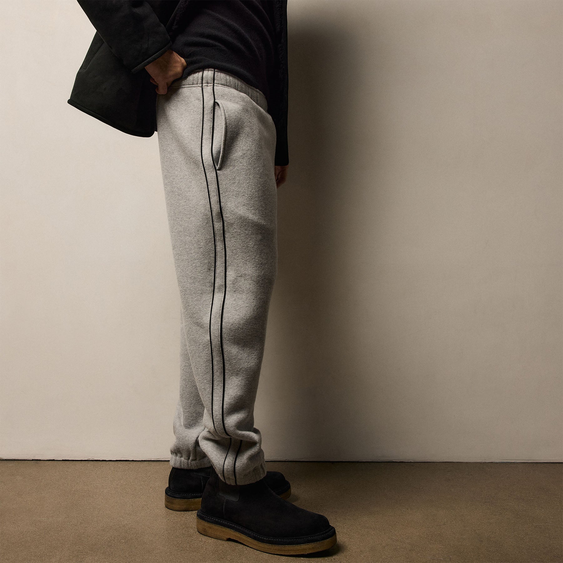 Cozy Sweat Pant With Piping in Heather Grey | James Perse Los Angeles