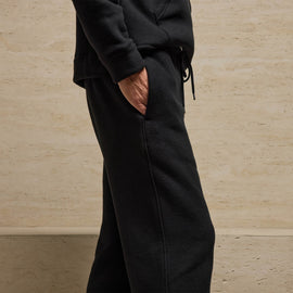 Cozy Fleece Relaxed Straight Leg Sweatpant in Black | James Perse Los Angeles