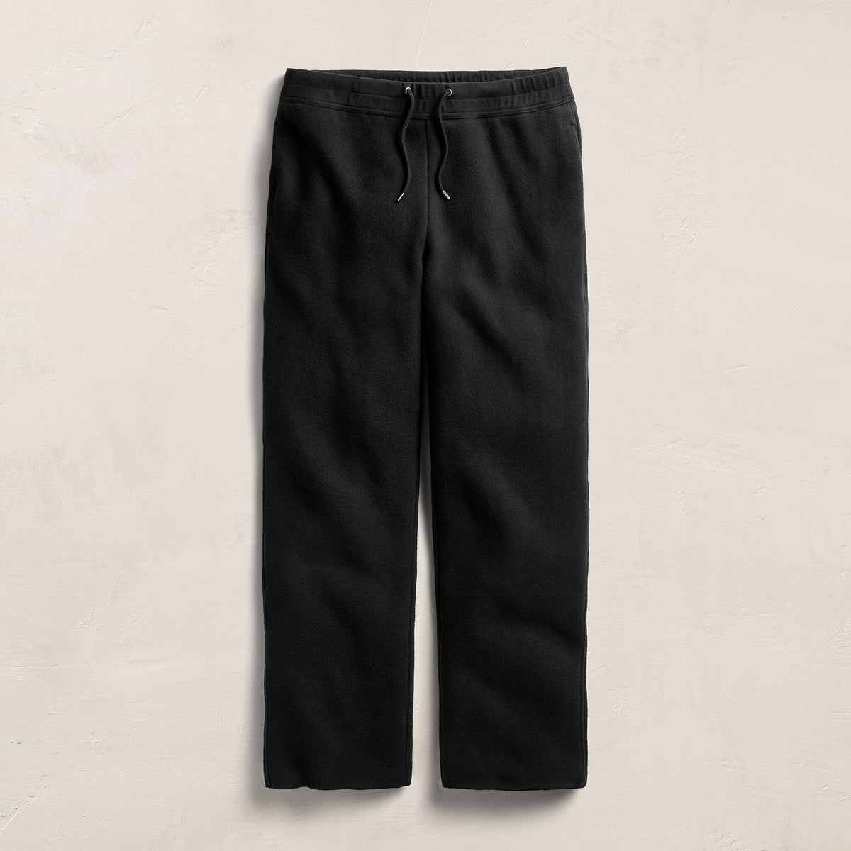 Cozy Fleece Relaxed Straight Leg Sweatpant in Black | James Perse Los Angeles
